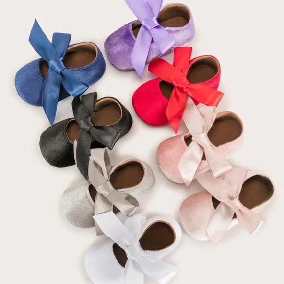 Mary Jane Lace Bow - Picture 1 of 7